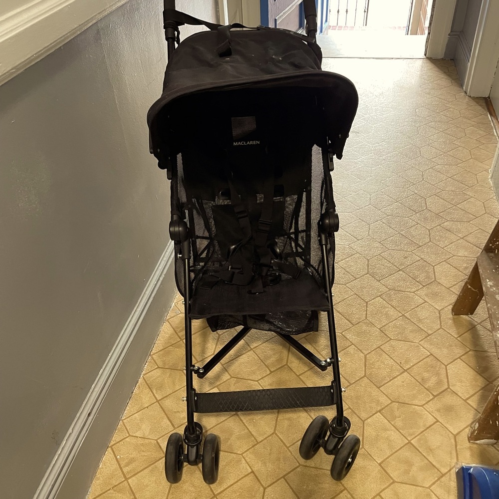 The lightest compact fold Maclaren carriage great for vacations.